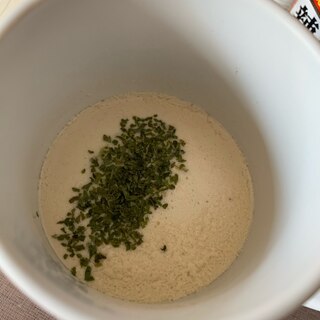 バニラアイスと無糖ヨーグルトで即席ほうじ茶ラテ